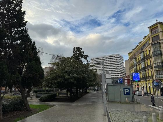 Foto 1 de Pis en venda a Centro - Gijón de 3 habitacions amb garatge i balcó