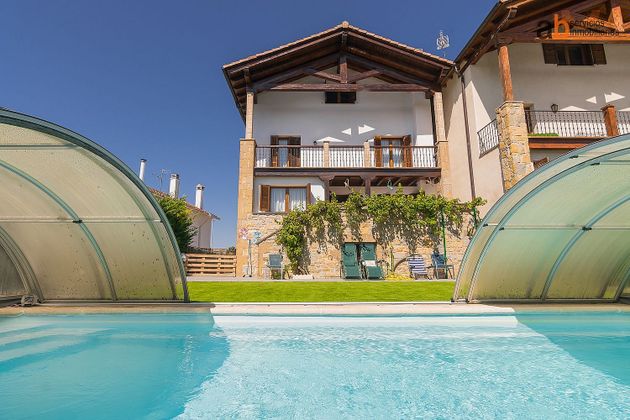 Foto 2 de Venta de chalet en Zizur Mayor/Zizur Nagusia de 4 habitaciones con terraza y piscina