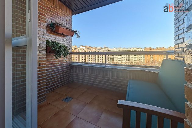 Foto 1 de Pis en lloguer a Ermitagaña - Mendebaldea de 3 habitacions amb terrassa i garatge
