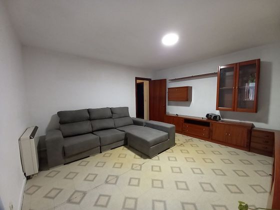 Foto 2 de Pis en venda a Castrillón de 3 habitacions amb terrassa i garatge