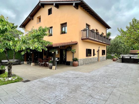Foto 1 de Casa en venda a Pinar - Anaka - Belaskoenea de 6 habitacions amb terrassa i piscina