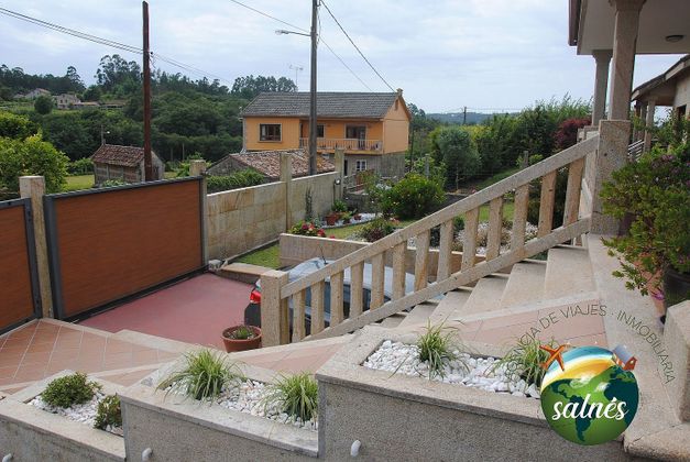 Foto 2 de Venta de chalet en calle Lugar Pazos de 4 habitaciones con terraza y piscina