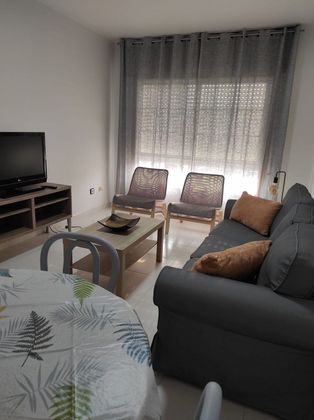 Foto 1 de Piso en alquiler en calle Arturo Fontán Bouzas de 2 habitaciones con garaje y muebles