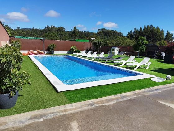Foto 1 de Alquiler de chalet en Villalonga-Nantes de 5 habitaciones con terraza y piscina