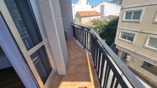 Foto 2 de Pis en lloguer a calle Da Marina de 3 habitacions amb mobles i balcó