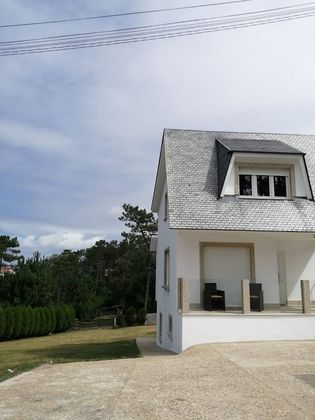 Foto 2 de Chalet en venta en Adina-Portonovo de 3 habitaciones con terraza y garaje