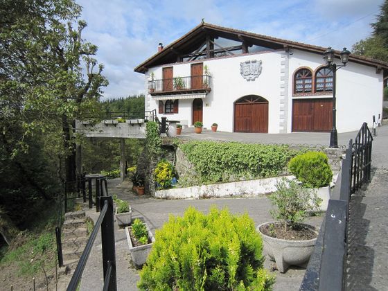 Foto 1 de Casa en venda a Tolosa de 4 habitacions amb terrassa i garatge