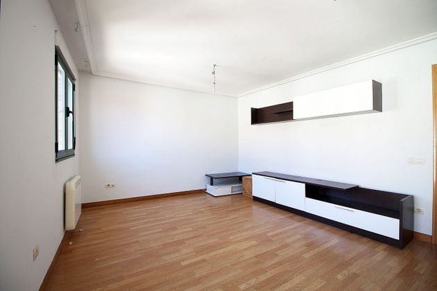 Foto 1 de Venta de piso en Castellanos de Moriscos de 2 habitaciones con garaje y calefacción
