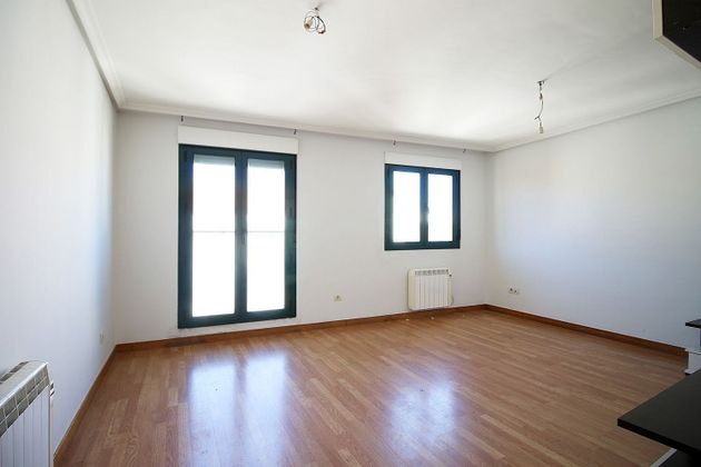 Foto 2 de Venta de piso en Castellanos de Moriscos de 2 habitaciones con garaje y calefacción