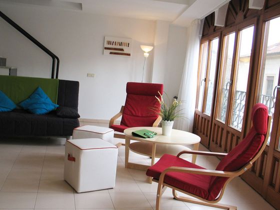 Foto 1 de Ático en alquiler en Universidad - Dominicos de 2 habitaciones con muebles y aire acondicionado
