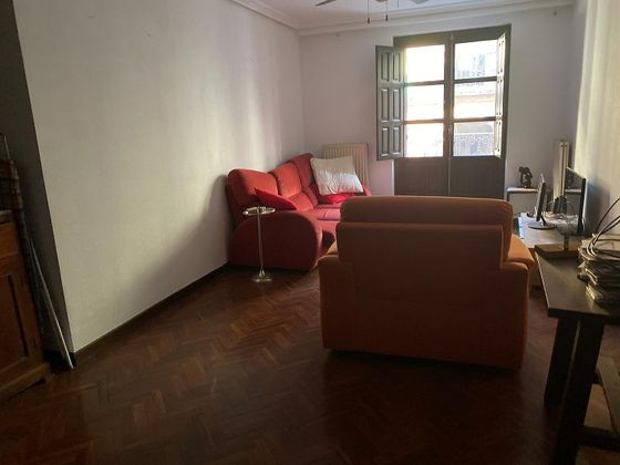 Foto 1 de Alquiler de piso en Centro - Salamanca de 4 habitaciones con muebles y calefacción