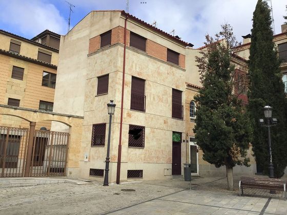 Foto 1 de Casa en venda a Canalejas - Gran Vía de 3 habitacions amb balcó i calefacció
