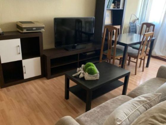 Foto 2 de Pis en lloguer a Salesas - Labradores de 4 habitacions amb mobles i calefacció
