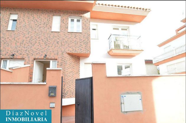 Foto 1 de Casa adossada en lloguer a calle Río Monachil Ogíjares de 3 habitacions amb terrassa i piscina