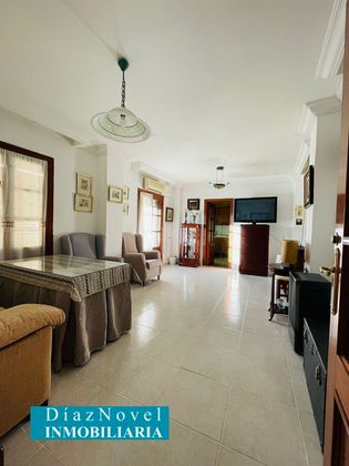 Foto 2 de Alquiler de casa en calle Montes Claros de 2 habitaciones con terraza y muebles