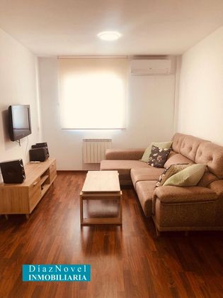 Foto 2 de Dúplex en lloguer a avenida Genital de 3 habitacions amb garatge i mobles