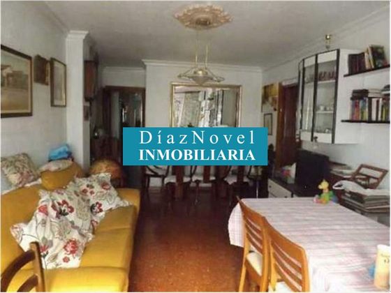 Foto 2 de Pis en lloguer a calle Doctor Fermín Garrido de 4 habitacions amb mobles i aire acondicionat