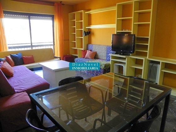Foto 2 de Pis en lloguer a calle Tortola de 4 habitacions amb garatge i mobles