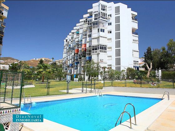 Foto 1 de Estudi en venda a calle Hermanos Álvarez Quintero amb piscina i jardí