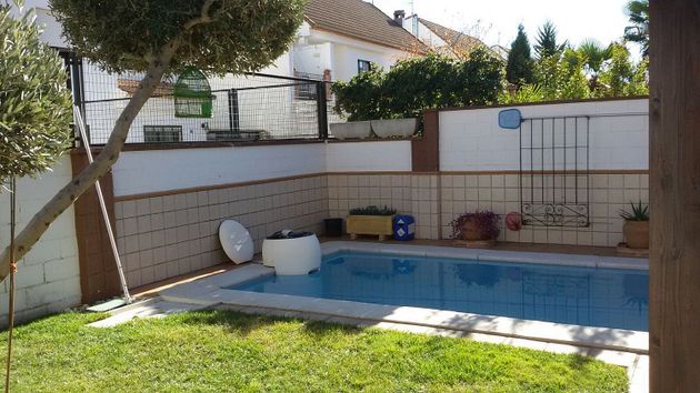 Foto 2 de Casa adossada en venda a Marianistas - AVE de 4 habitacions amb terrassa i piscina