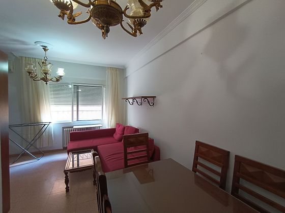 Foto 2 de Venta de piso en Centro - El Pilar de 2 habitaciones con muebles y aire acondicionado