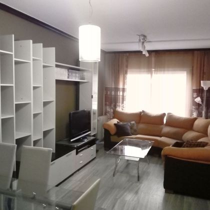 Foto 2 de Piso en alquiler en Universidad de 3 habitaciones con terraza y muebles