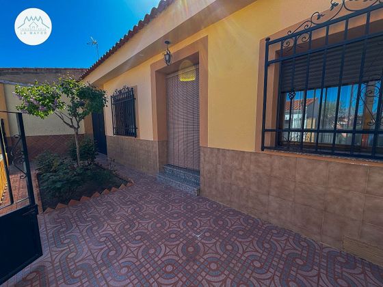 Foto 1 de Casa adossada en venda a Torralba de Calatrava de 4 habitacions amb terrassa i garatge
