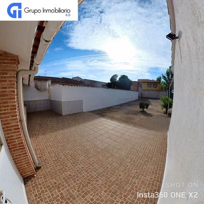 Foto 1 de Venta de chalet en Otero de 4 habitaciones con terraza y garaje