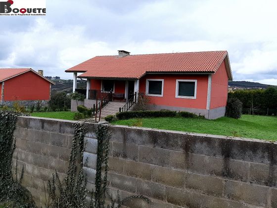 Foto 2 de Venta de chalet en Carral de 3 habitaciones con terraza y jardín