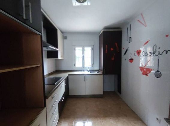 Foto 1 de Venta de piso en calle Monte Caldelas de 3 habitaciones y 76 m²
