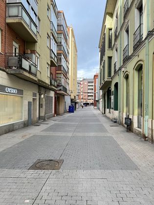 Foto 2 de Pis en venda a Centro - Valladolid de 4 habitacions amb terrassa i calefacció