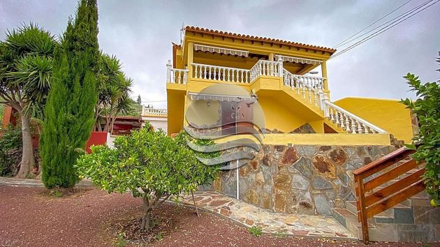 Foto 1 de Xalet en venda a La Quinta - Taucho de 4 habitacions amb terrassa i piscina
