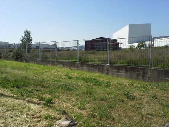 Foto 2 de Venta de terreno en travesía Polígono Industrial Bayas de 24648 m²