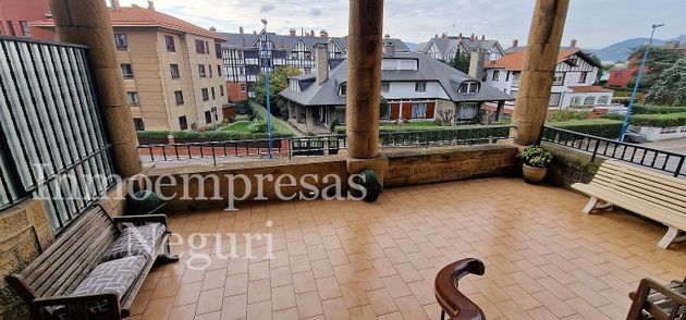 Foto 2 de Dúplex en venda a Neguri de 5 habitacions amb terrassa i garatge
