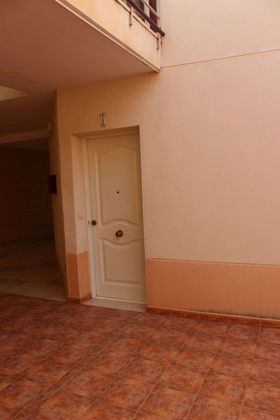 Foto 1 de Venta de piso en calle Carros de 3 habitaciones con garaje y jardín