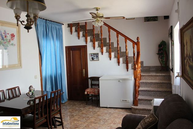 Foto 2 de Casa adosada en venta en calle Santo de 4 habitaciones con aire acondicionado