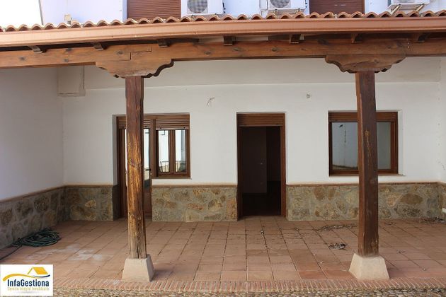 Foto 1 de Casa adosada en venta en Villanueva de los Infantes de 5 habitaciones con piscina y garaje