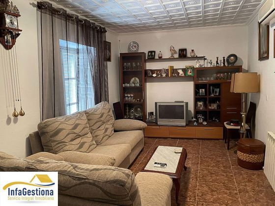 Foto 2 de Xalet en venda a Villanueva de los Infantes de 4 habitacions amb jardí i aire acondicionat