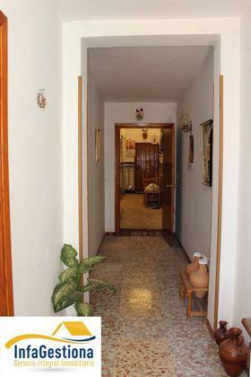 Foto 1 de Chalet en venta en avenida Constitucion de 4 habitaciones y 188 m²
