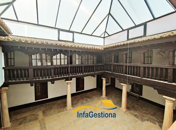 Foto 1 de Chalet en venta en Villanueva de los Infantes de 3 habitaciones con jardín y balcón