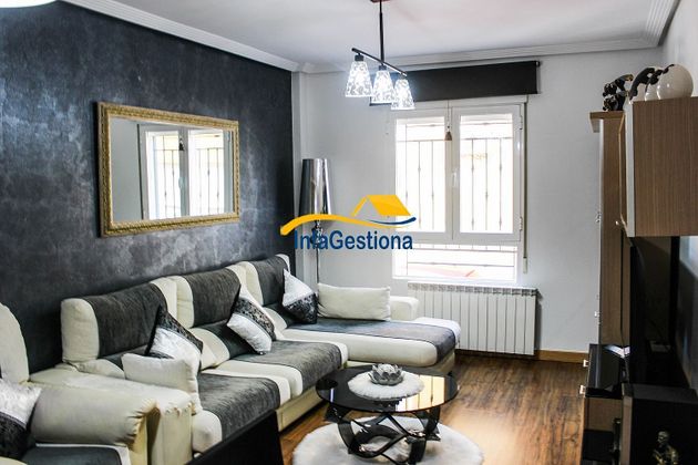 Foto 2 de Pis en venda a Valdepeñas de 3 habitacions amb terrassa i garatge