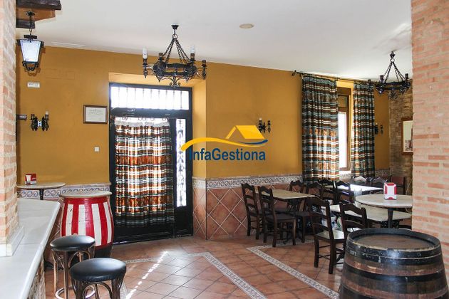 Foto 1 de Casa adossada en venda a Valdepeñas de 3 habitacions amb terrassa i balcó