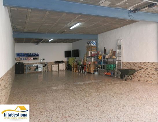 Foto 1 de Local en alquiler en Valdepeñas con garaje