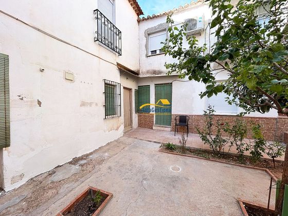 Foto 1 de Casa en venda a Villanueva de los Infantes de 3 habitacions amb jardí