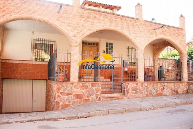 Foto 2 de Xalet en venda a Castellar de Santiago de 11 habitacions amb terrassa i jardí