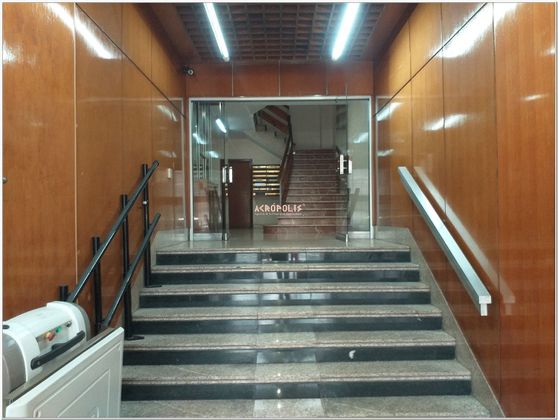 Foto 1 de Oficina en lloguer a calle Hurtado de Amezaga amb aire acondicionat i ascensor