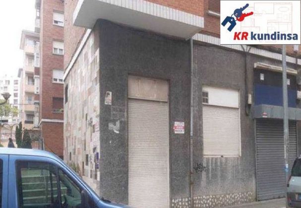 Foto 2 de Venta de local en calle Asturias Kalea de 47 m²