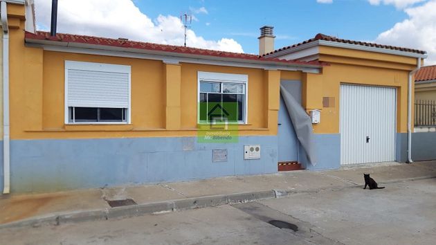 Foto 2 de Casa rural en venda a Muelas del Pan de 3 habitacions amb terrassa i garatge