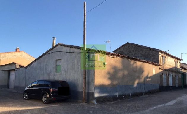 Foto 1 de Casa en venda a Manganeses de la Lampreana de 5 habitacions amb terrassa i garatge