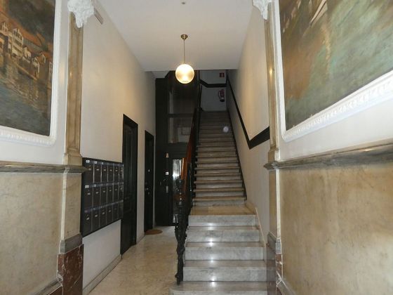 Foto 1 de Piso en venta en Centro - San Sebastián-Donostia de 2 habitaciones con balcón y calefacción
